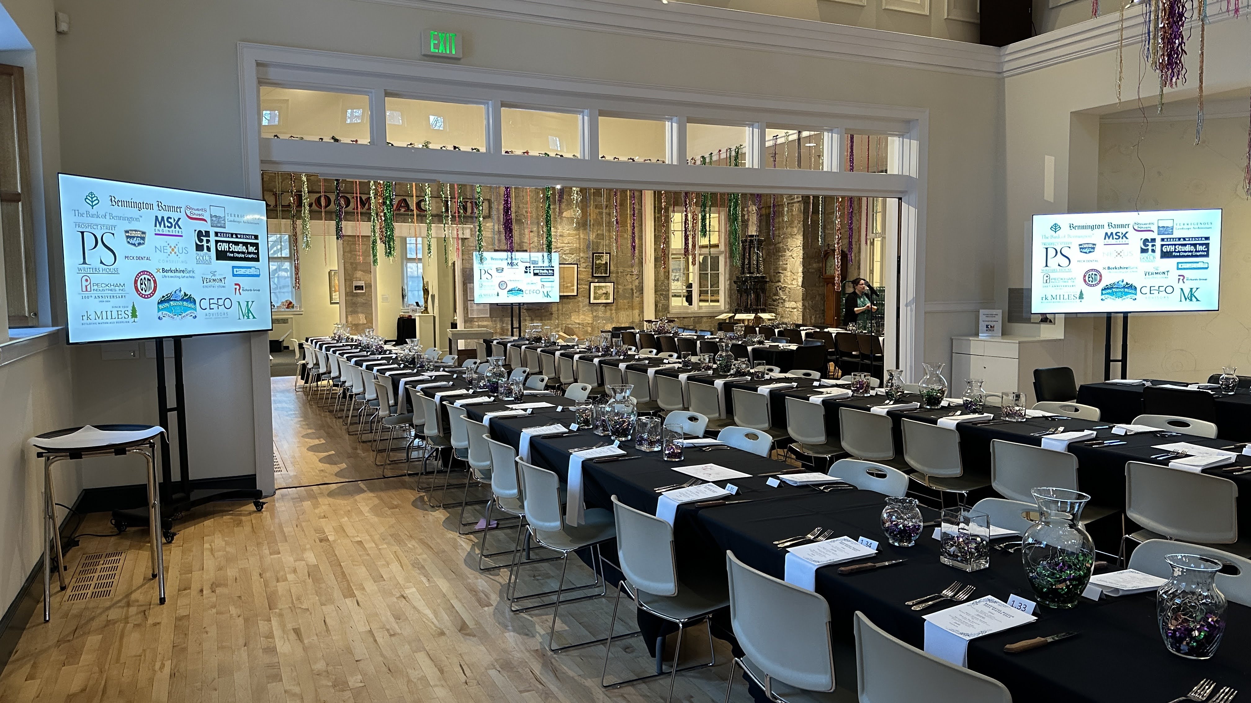 Elegant gala with sophisticated production and lighting